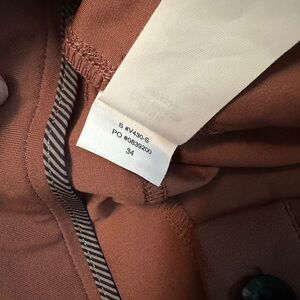 Mens Vuori Meta Pant. 34x30. Darker Mauve color